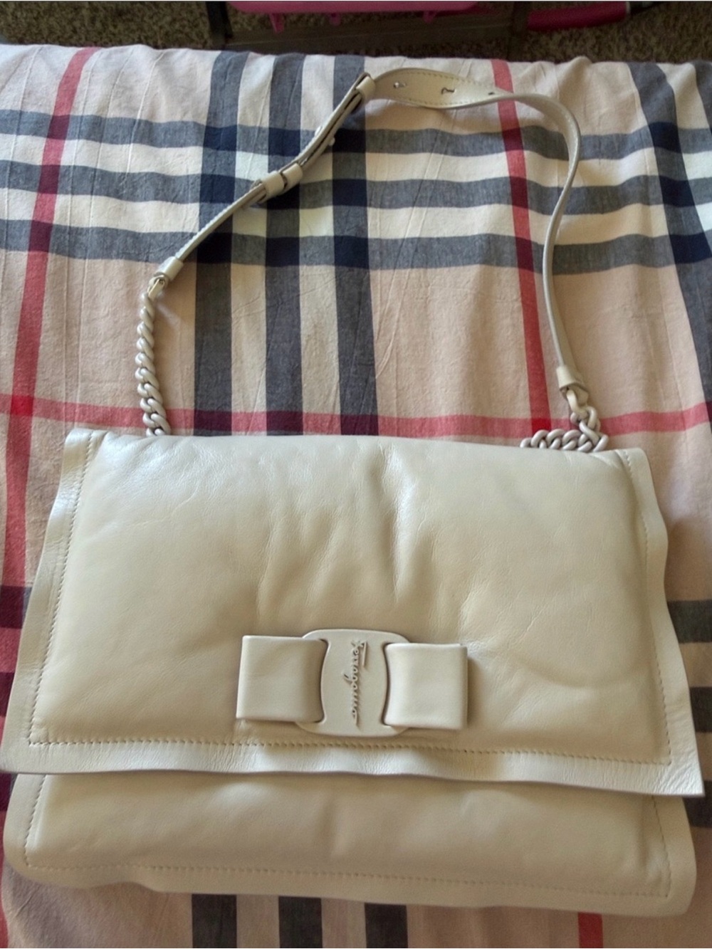 Salvatore Ferragamo Cream Leather Shoulder Bag with Signature Bow